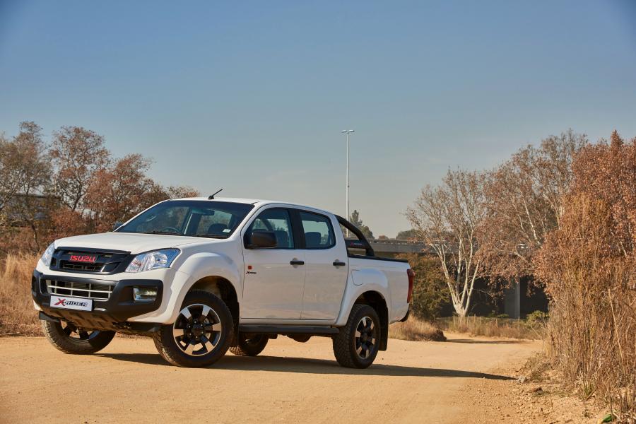  Isuzu KB Double Cab X-Rider 2016 года  (фото 17 из 30)